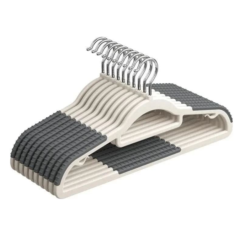 50-Pack Heavy Duty Non-Slip Plastic Hangers - Space-Saving Closet OrganizerHangersMERRIA