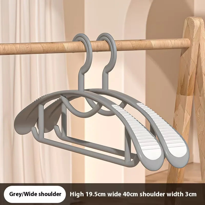 Heavy-Duty Non-Slip Plastic Hangers – Wide Shoulder Clothes Drying Rack for Home or Wholesale Use