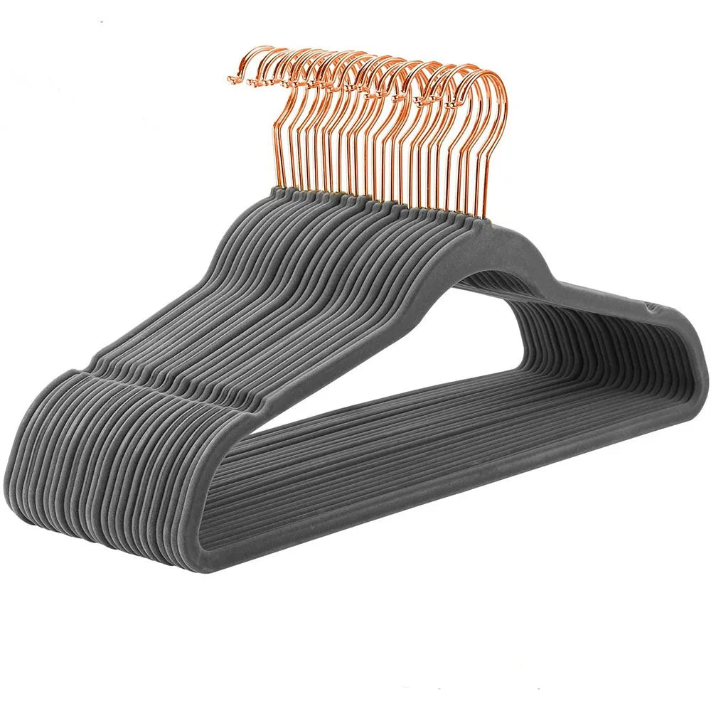 43cm Seamless Flocking Hangers with Golden Hook – Non-Slip Velvet Clothes Hangers for Dry & Wet Use, Adult Wardrobe & Closet Storage