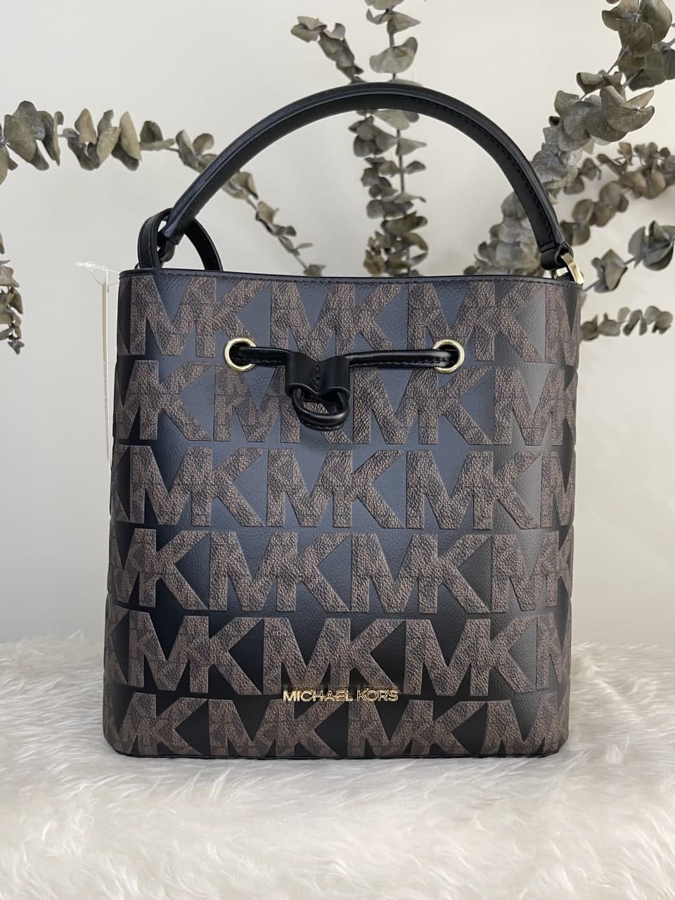 Michael Kors Suri Brown Black Signature Medium Bucket Messenger Bag 3D Floating Graphic Logo MK