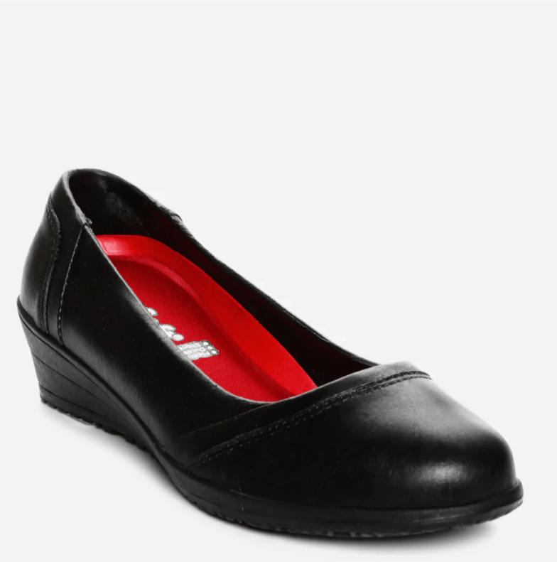 Easy Soft Ladies Madeline Pump in Black by World Balance