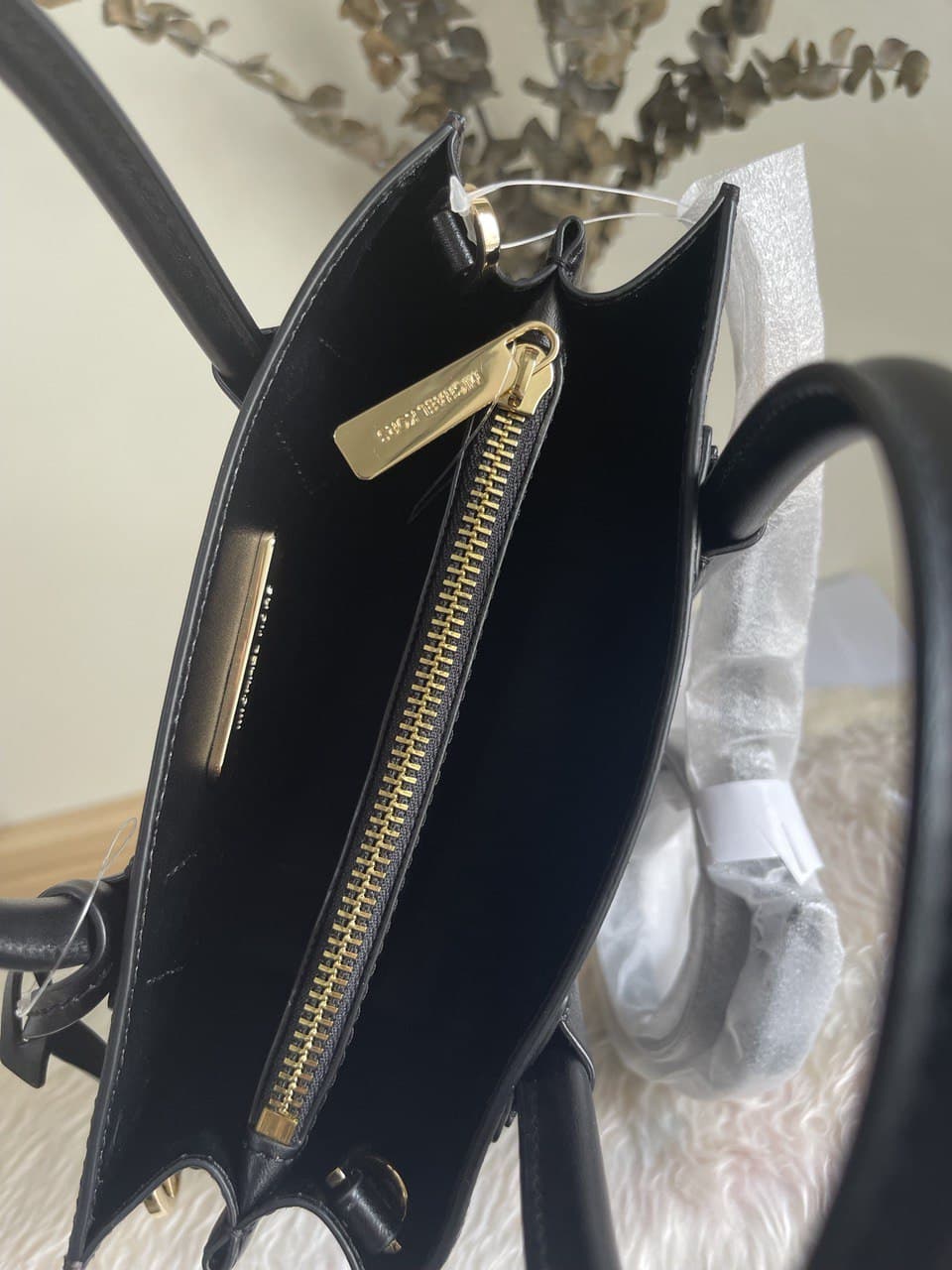 Michael Kors Suri Brown Black Signature Medium Bucket Messenger Bag 3D –  MERRIA
